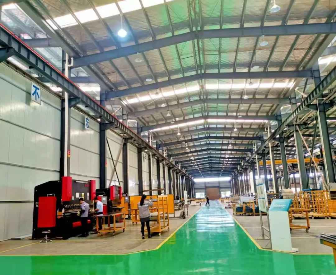 【乐鱼手机官方版登录入口-乐鱼(中国)湖南生产基地】热火朝天生产忙，高质高效产精品！​